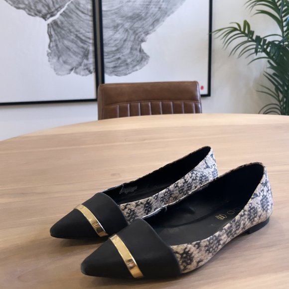 POINTED TOE SNAKESKIN FLATS FROM ALDO - Picture 2 of 10